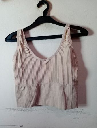 Beiges geripptes Crop-Top