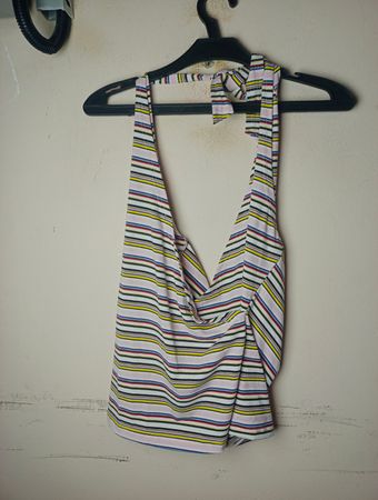 Gestreiftes Neckholder-Top