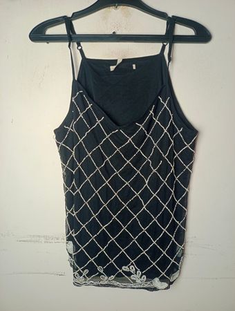 Schwarzes Perlen-Camisole