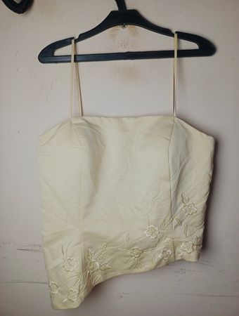 Lore Damencreme Blumigen Perlenoberteil