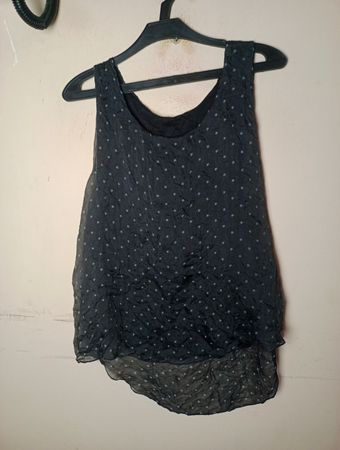Schwarzes Tanktop mit Sternenmuster