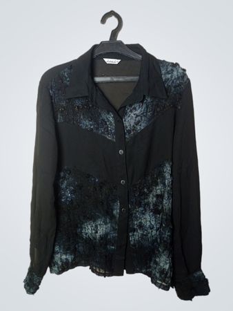 Latidedo Schwarzes Langarmshirt mit strukturierten Einsätzen