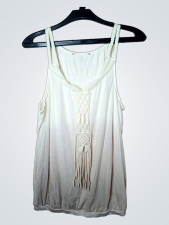 Weißes Ombre-Top mit Macramé-Detail