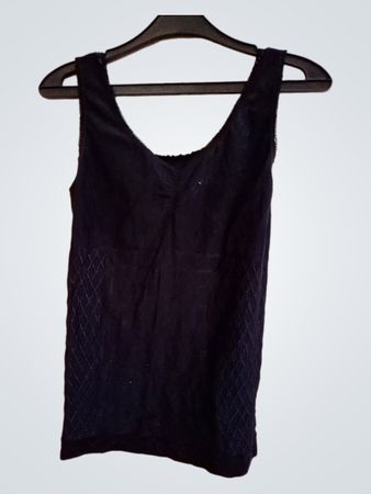 Schwarzes Tanktop mit strukturiertem Bund