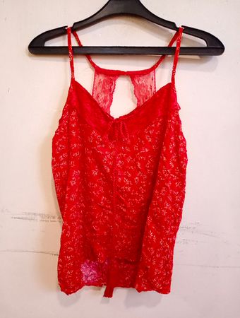 LEAVA Red Lace Cami