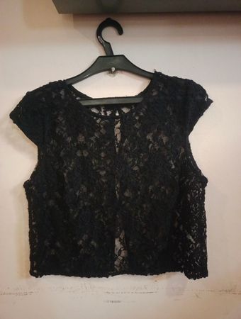 Schwarzes Spitzen-Crop-Top