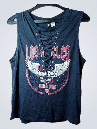 Divided Mega Babe Greatest World Tour 98 Schwarzes Schnür-Top