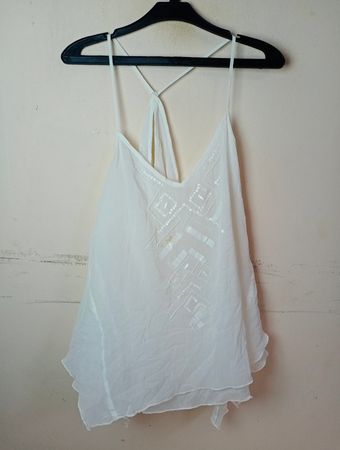 Weißes Cami-Top mit Pailletten