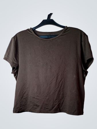 Braunes T-Shirt