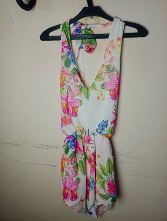 Weißes floralem Halter-Overall