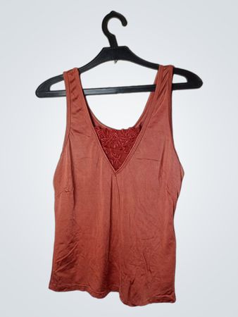 Oranges Tanktop mit Spitzen Detail