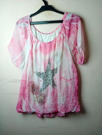 Rosa und weiße bedruckte Bluse
