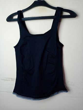 Schwarzes Tanktop