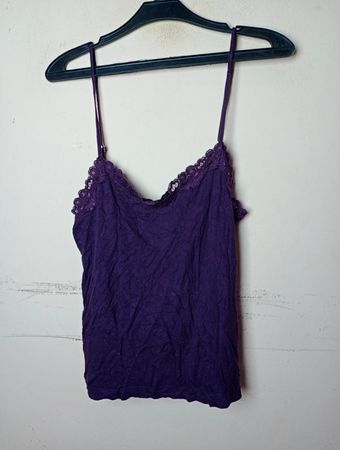 STRASSBURG BASIC Lila Spitzenbesatz Cami Top