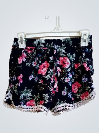 STARS Blumen Shorts mit weißen Spitzenbesatz