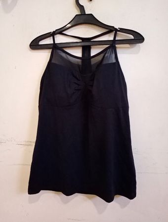 Schwarzes Tanktop