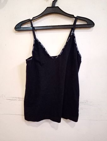 Schwarzes Spaghetti-Träger-Tanktop