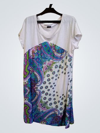 Calzedonia Cobey Weißes T-Shirt-Kleid mit Paisley-Print