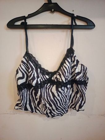 Zebramuster-Cami mit Spitzenbesatz