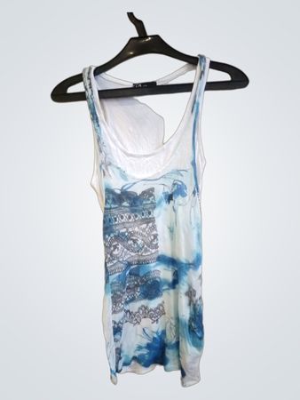 Weißes Tanktop mit blauem abstrakten Druck