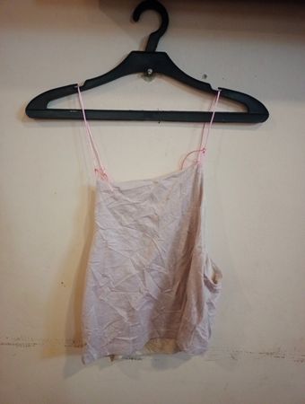 Leicht rosa Spaghetti-Träger-Oberteil