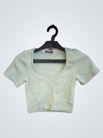 Stradivarius Mintgrünes, geripptes, kurzes Top