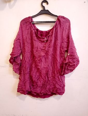 Bordeauxfarbene Bluse mit Punkten und 3/4-Ärmeln