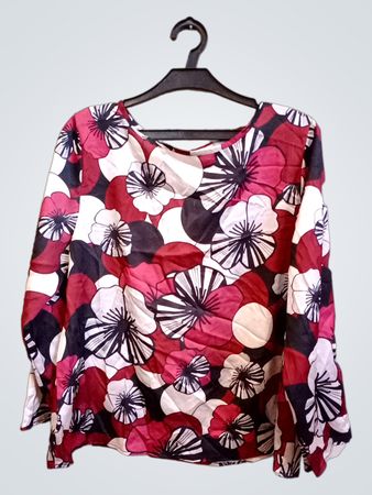 Langarm-Bluse mit Blumenmuster