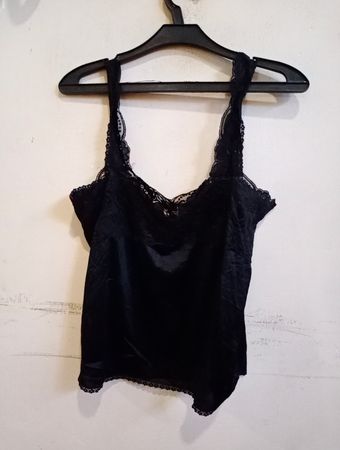Schwarze Spitzenbesatz-Cami