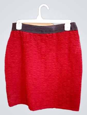 Maro Roter Strukturrock