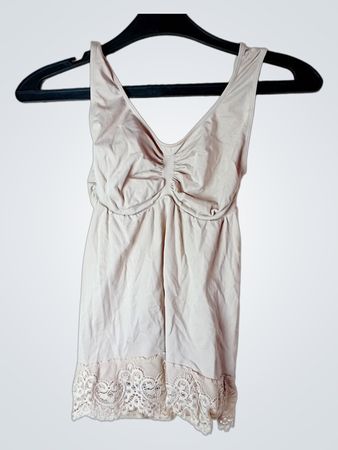 Rosa Tanktop mit Spitzenbesatz
