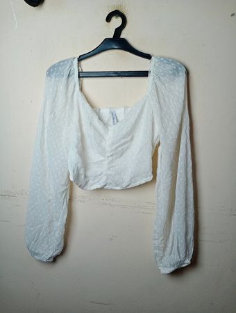 Stradivarius Weiße Kurz-Bluse