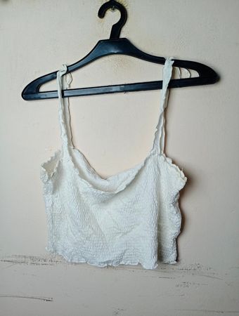 Stradivarius Weißes Gekürztes Cami Top