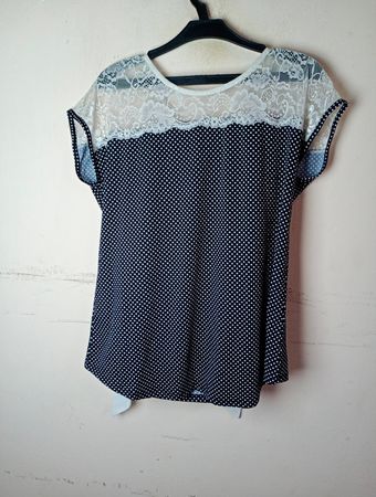 Faith und Joy Polka Dot Spitze Top
