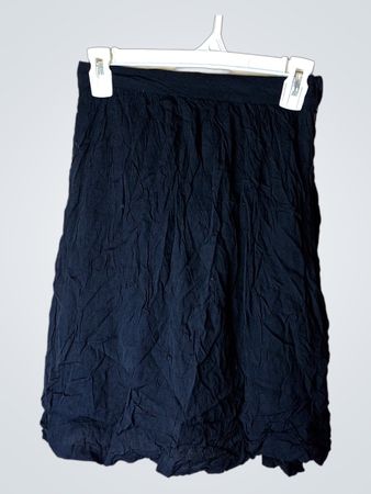 minimale schwarze knitterige Rock Größe 34