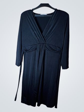 Yessica schwarzes langärmliges Kleid