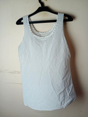 Weißes Tanktop