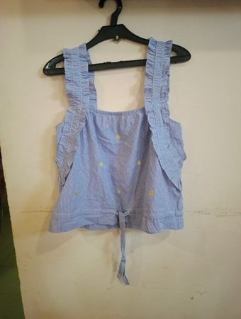 Blau gestreiftes Rüschentop mit Bindeband