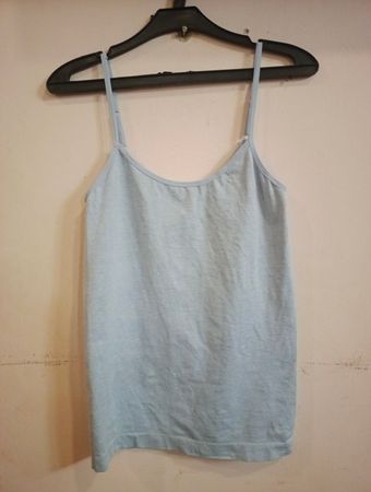 Hellblaues Spaghetti-Top