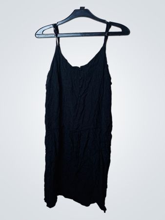 Schwarzes Spaghettiträgerkleid mit Knöpfen