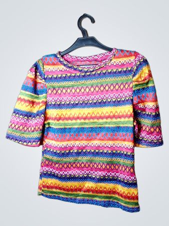Bunt gestreiftes Strickoberteil
