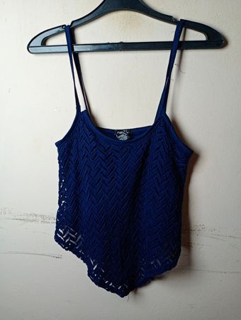 Rue 21 navyblaue Spitzen-Camisole