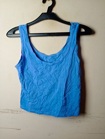 Blaues Tanktop