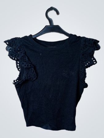 Selfridges Schwarzes Ösen-Rüsche-Ärmeltop