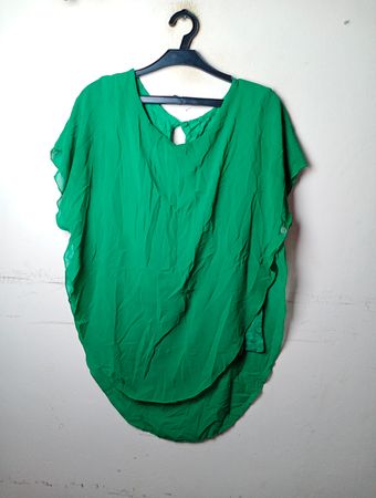 Grünes Batwing-Ärmeltop