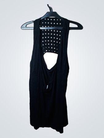 Sparkle & Fade Schwarzes ärmelloses Top mit Nieten und Ausschnitt