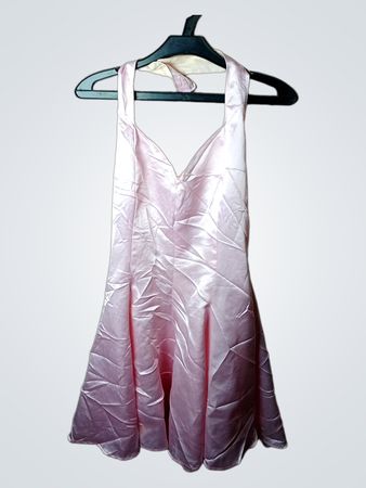 Rosa Neckholderkleid