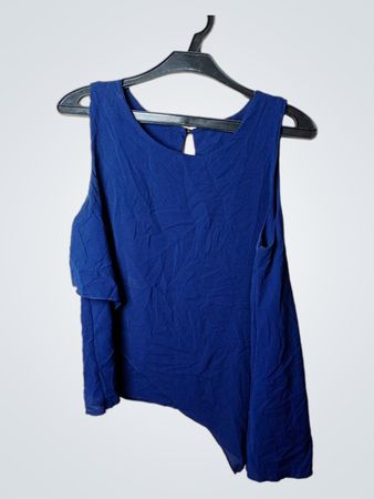 Blaues ärmelloses asymmetrisches Oberteil