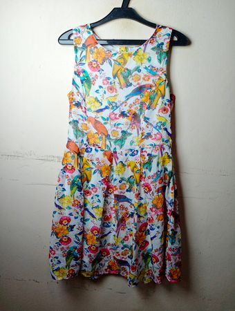 Mela London Damen Ärmelloses Kleid mit Blumen- und Vogelmotiv