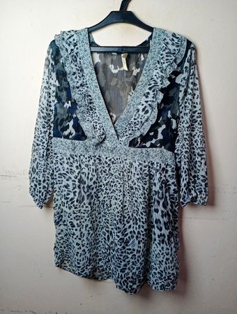 SoSoire Collection Damen Leopardenmuster Rüschenshirt V-Ausschnitt Kleid